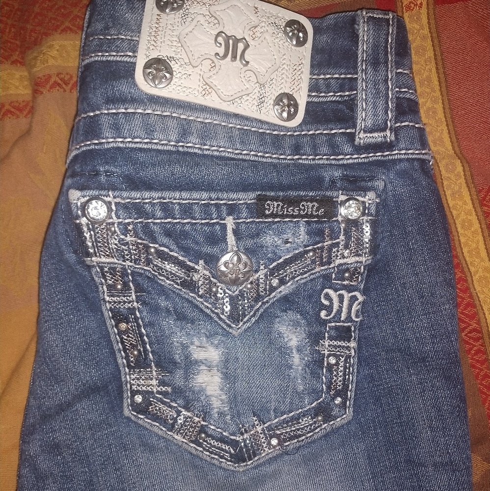 Miss Me Signature Crop 25